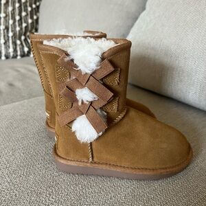 Koolaburra by UGG Victoria Short Boot - Kids
